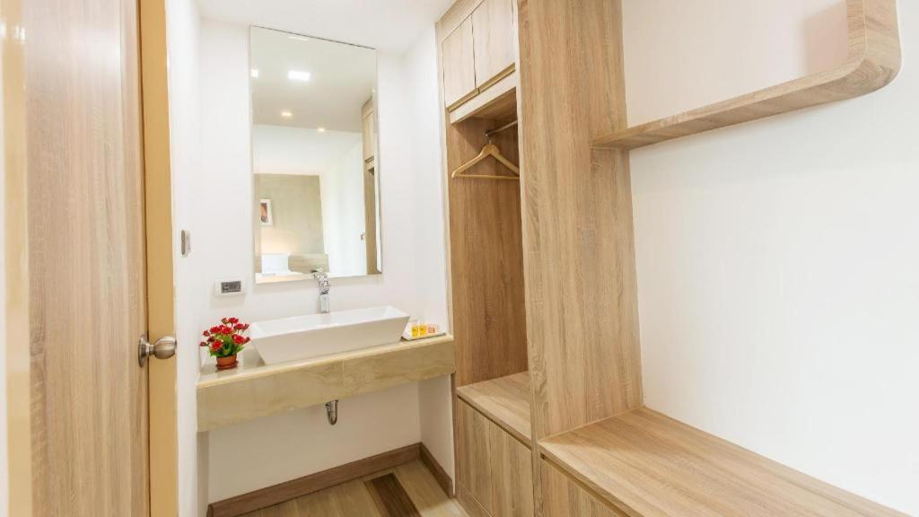 B2 Ubon Premier Hotel Ubon Ratchathani Exterior photo